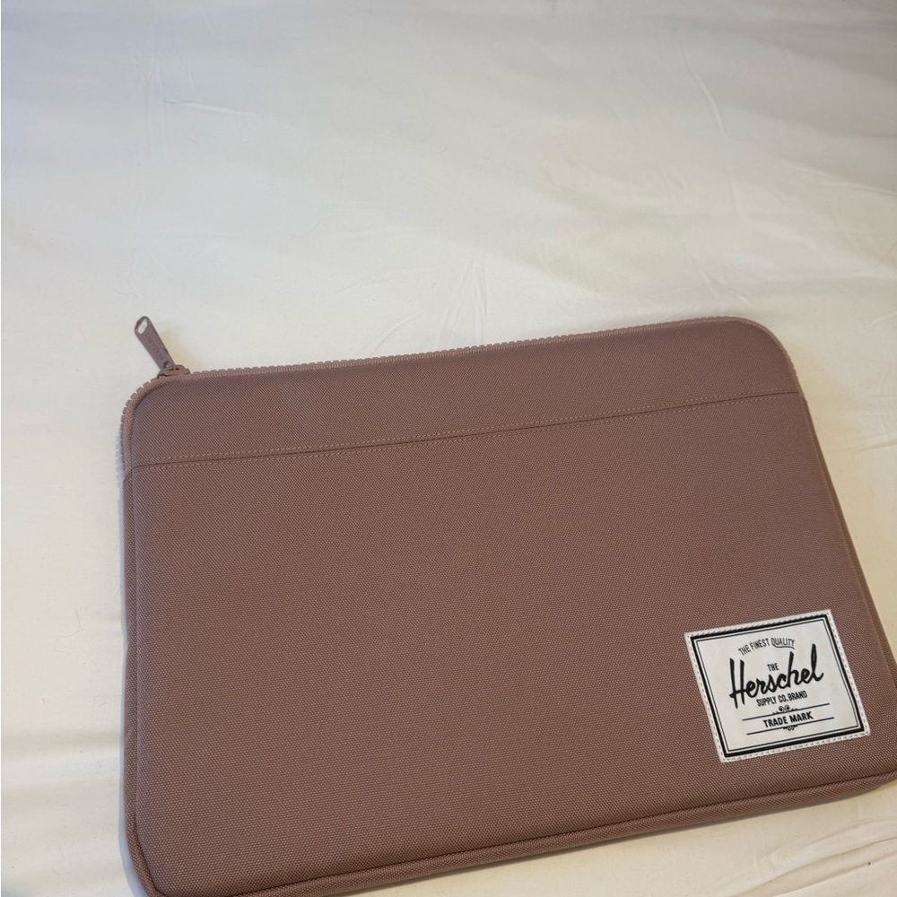 Herschel Laptop Sleeve 14” - Picture 2 of 5